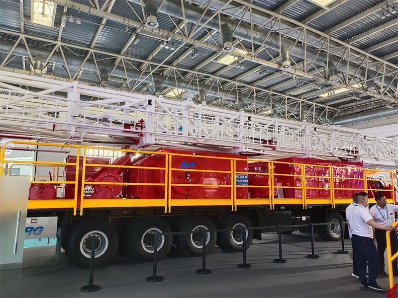 双动力车装钻建机