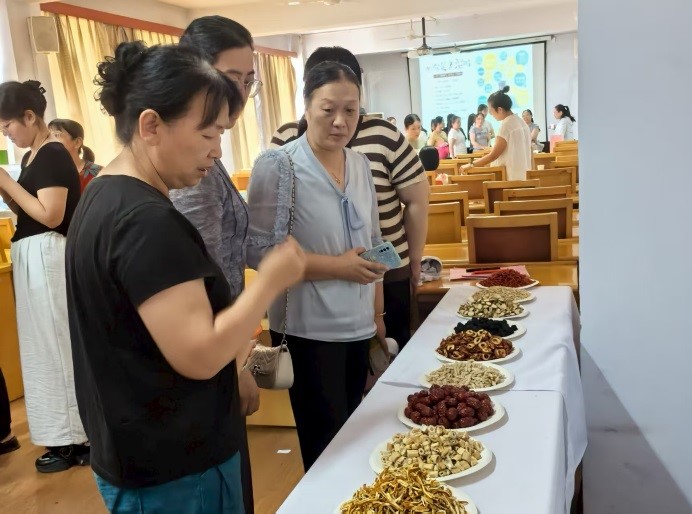 7de425d93f5f4226a147e4aa2e74a7ab