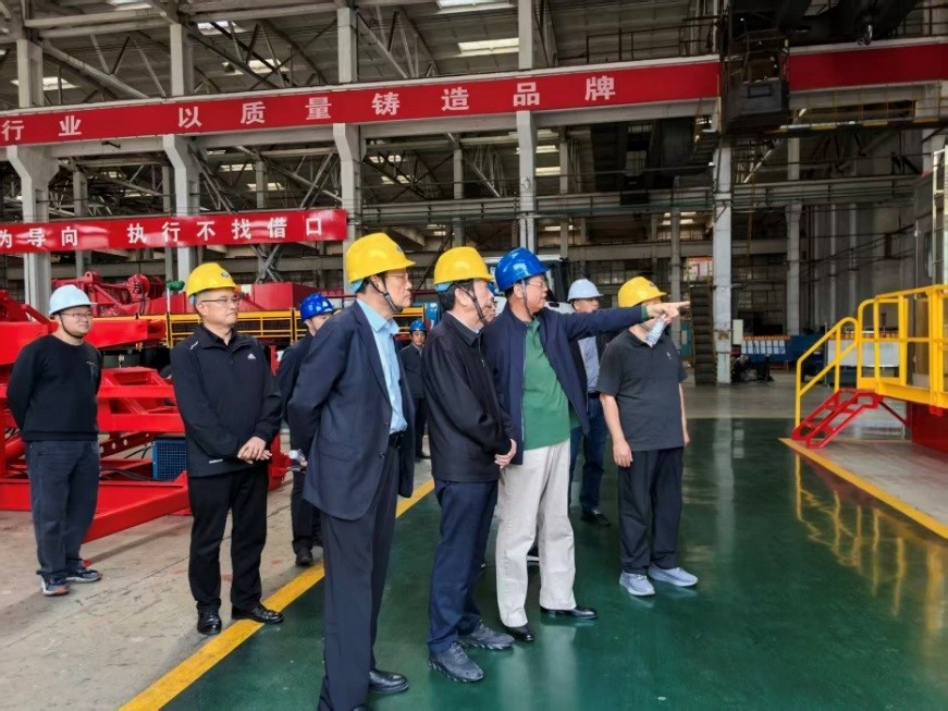刘朝瑞一行光临二机集团调研，助力企业高质量发展